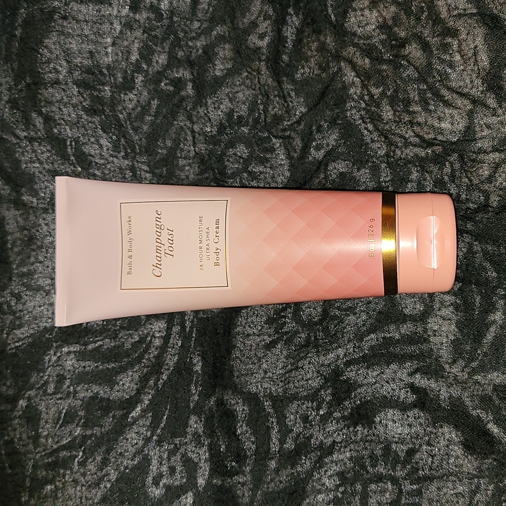 NEW Bath & Body Works Champagne Toast spray and lotion set - Picture 3 of 5